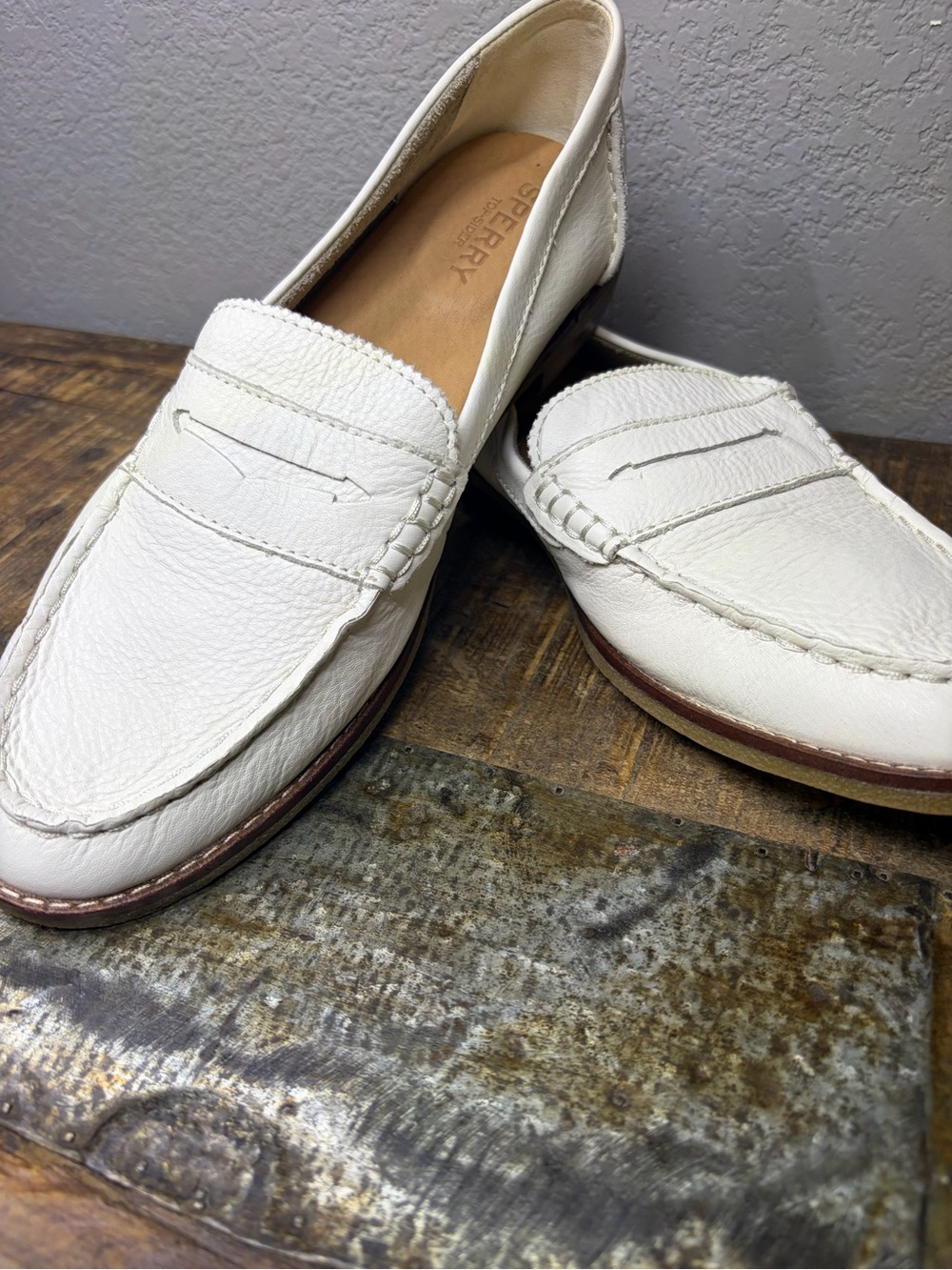 Sperry Women’s White Leather Penny Loafers Size 7.5 NWOT